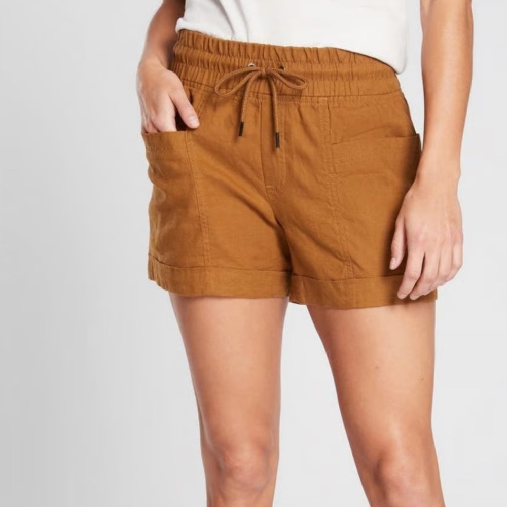 Athleta Mustard Yellow Stretch Bermuda Shorts Women’s 6